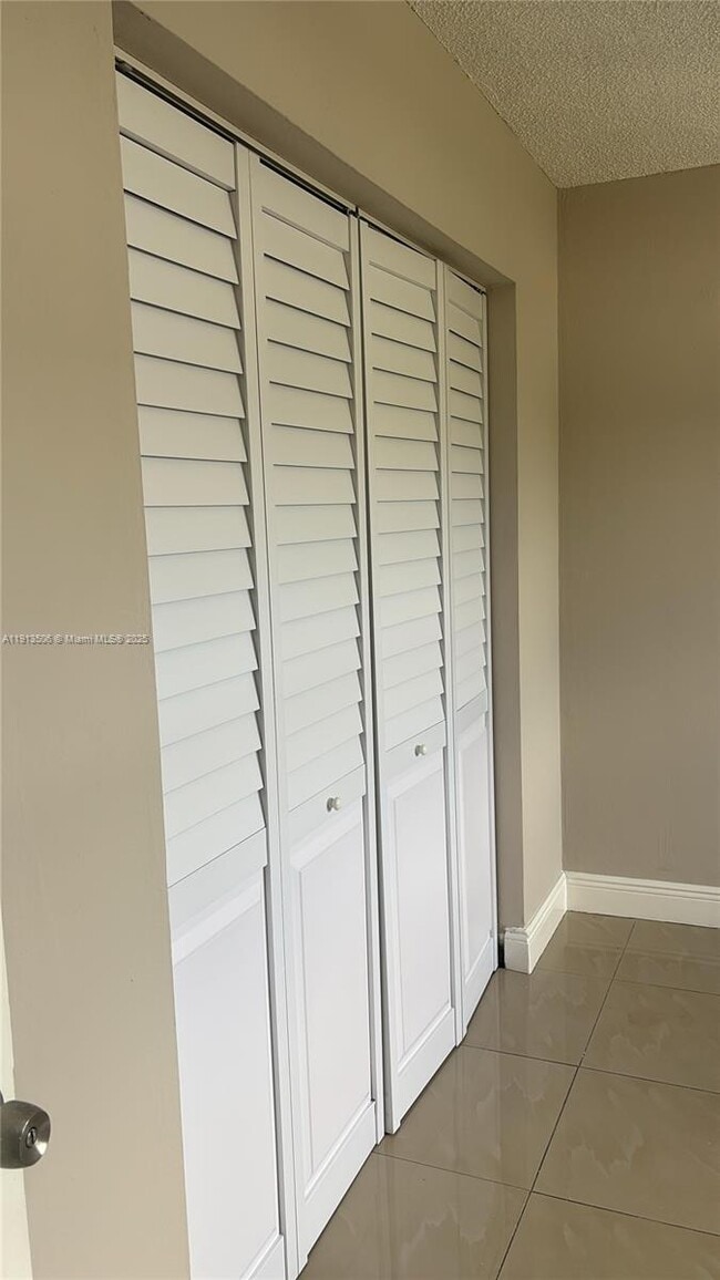 Photo - 13725 NE 6th Ave Unidad 201