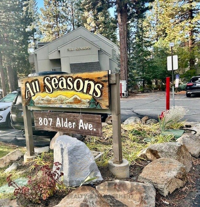 Photo - Adorable 2 Bedroom - Central Incline! 1 Do...