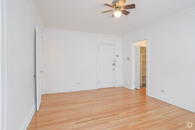 Studio, 1 BA - Living Room