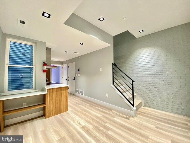 Photo - 1811 Willington St