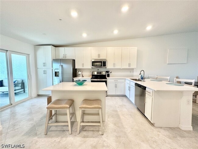 Building Photo - 15960 Grassland Ln Unit 2727