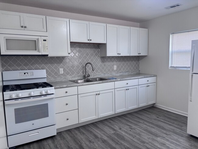 Photo - CROSS PROPERTIES