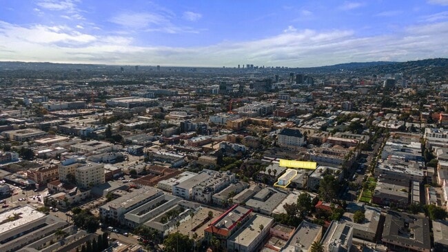 Photo - 1801 N Harvard Blvd