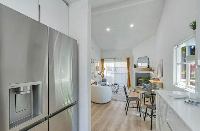 Photo - 1400 Bowe Ave