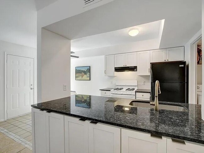Building Photo - 5807 Cougar Dr Rental