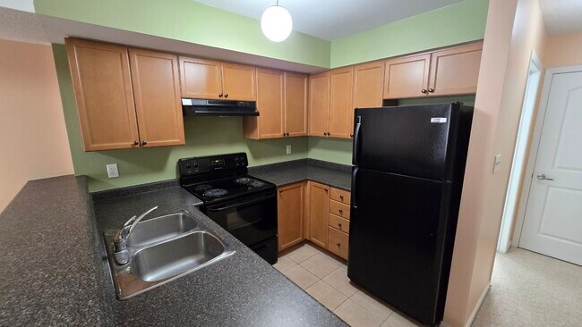 Photo - 17 Cheltenham Rd Unit 1