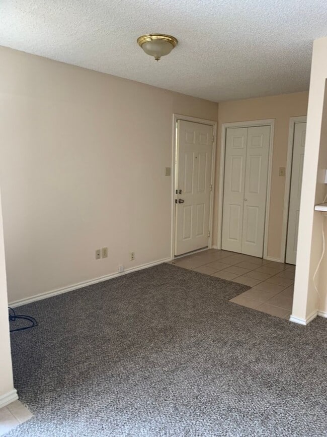 Photo - AM-WALNUT Unit D303