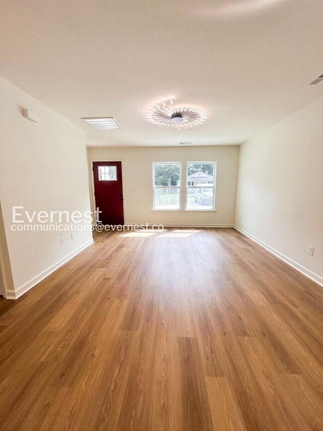 Photo - 411 E Torbush St