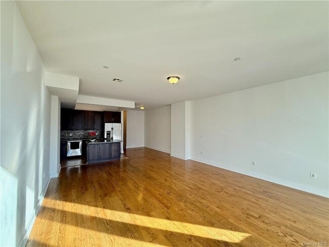 Photo - 90 Bay Street Landing Unidad 2G