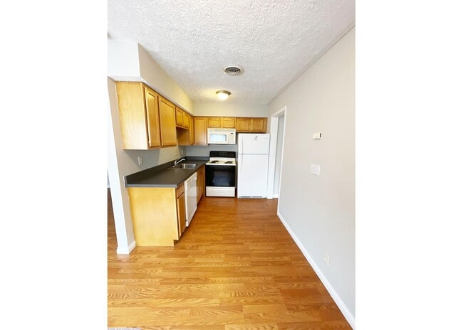Building Photo - 563 Lowell Ave Unit 563-05