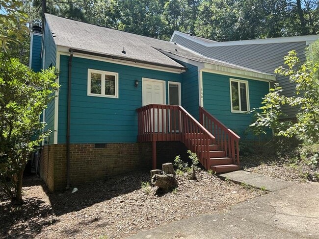 Building Photo - 4 Bed | 2 Bath Townhouse near NCSU - MOVE ...