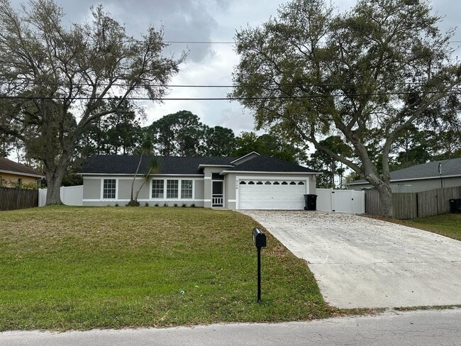 Building Photo - 2150 SW Biella Ave