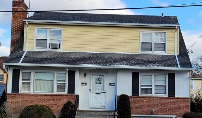 Photo - 34 Webster Ave Apartment Unit 2