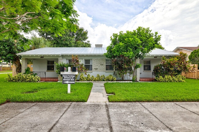Photo - 127 S 10th St
