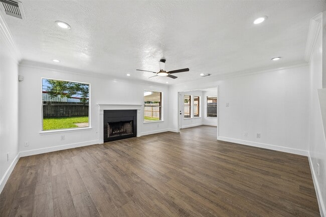 Photo - 23527 Cansfield Way