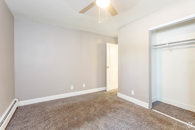 1BD, 1BA - 715 SF