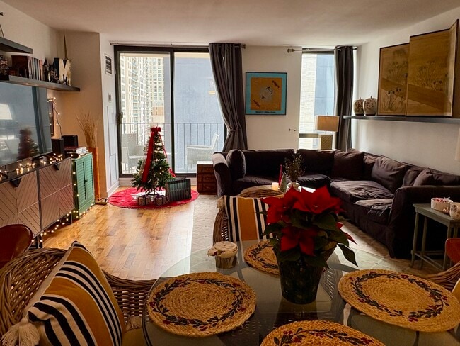 Photo - 70 W Huron St Unit 1304