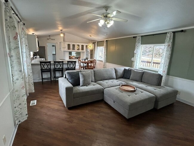 Building Photo - Remodeled 2 bed 2 bath mobile home on large lot