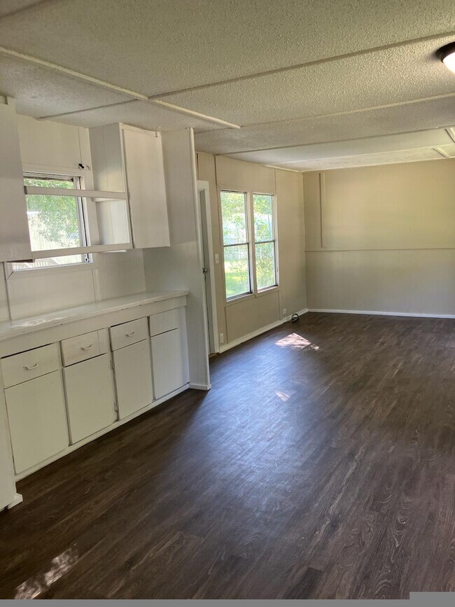 Photo - 882 E Chestnut Ave Casa