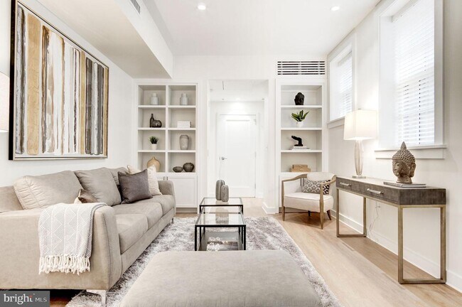 Photo - 1813 35th St NW Unidad 303