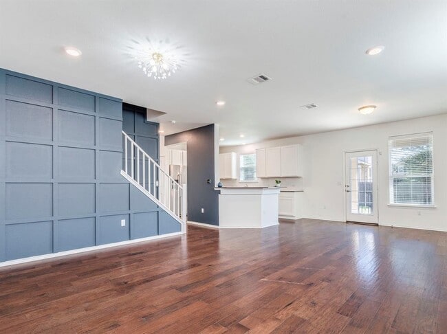 Photo - 9011 Pin Brush Dr