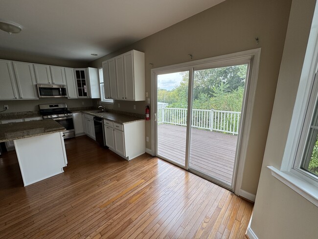 Photo - 434 W 5th Ave