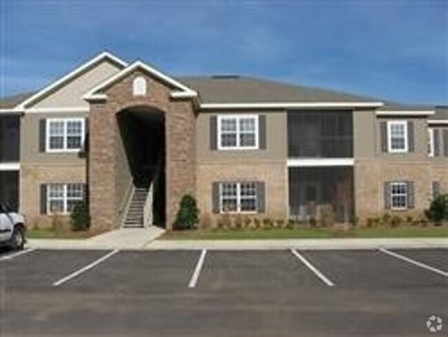 Building Photo - Second floor apartment - Across from the p...
