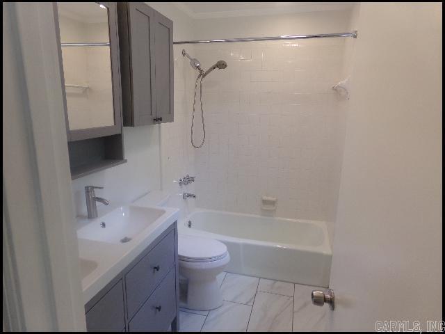 Photo - 6 Golden Oak Cove