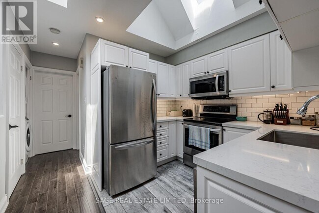 Photo - 213 Langley Ave Unit Upper