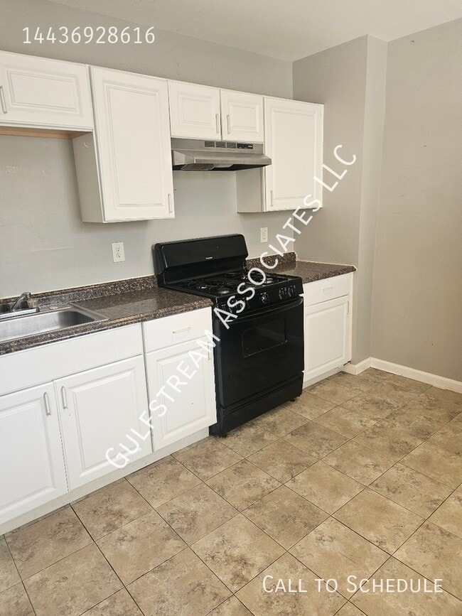 Building Photo - 817 N Carey St Unit Apt 3