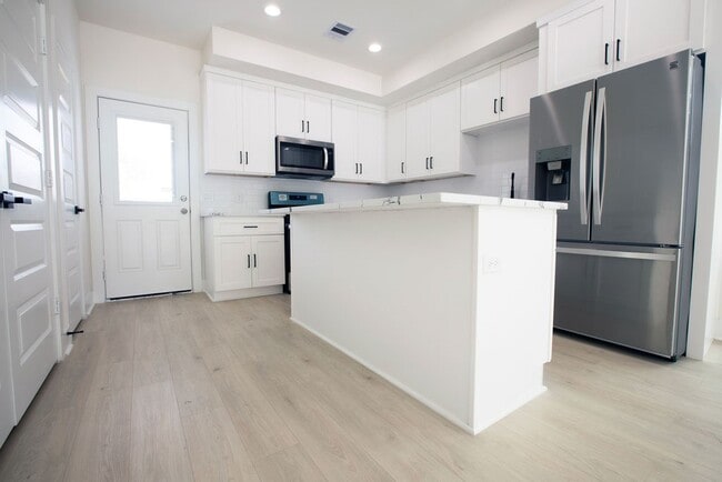 Building Photo - 4137 Mallow St