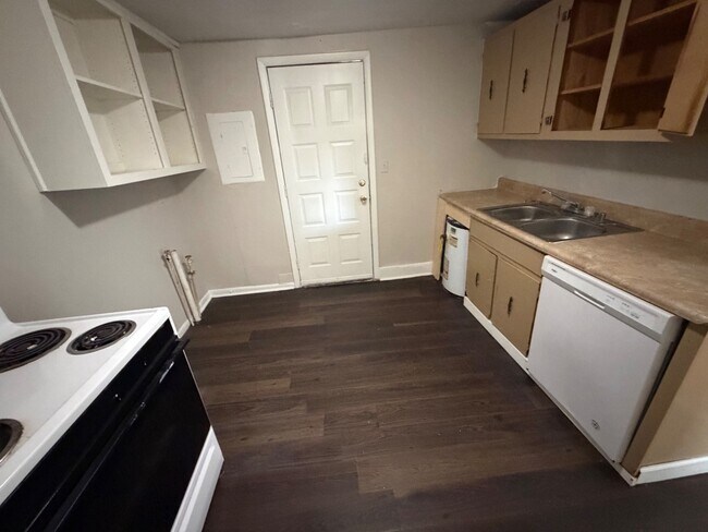 Photo - 6001 California Ave