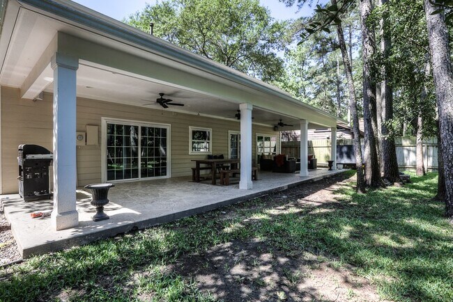 Photo - 24 Edgewood Forest Ct