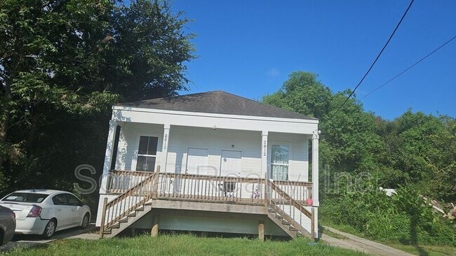 Building Photo - 2810 Spain St Rental