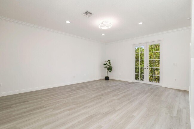 Photo - 2502 N Dixie Hwy