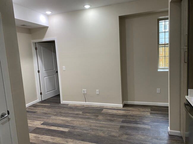 Photo - 1805 Saint Paul St Unidad 2