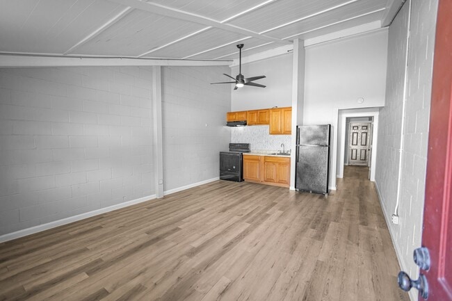 Building Photo - 1315 Alliance St Unit 4