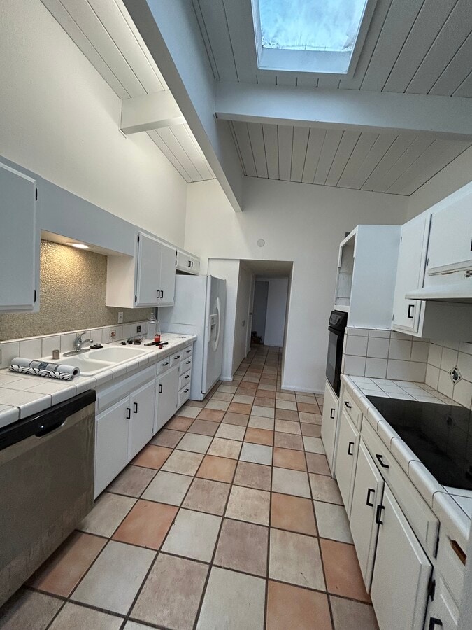 Photo - 8418 Encino Ave