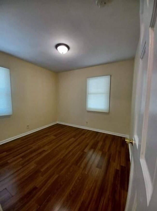 Photo - 1233-35 Benton St Unidad 1235