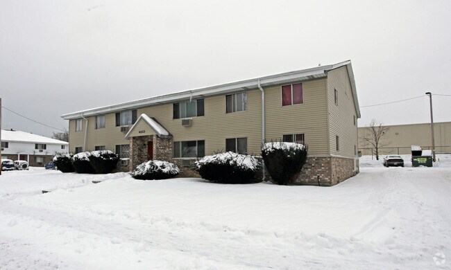 Photo - 4023-4209 50th St Apartments