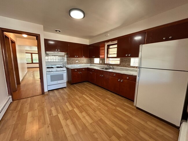 Building Photo - 3842 N Central Ave Unit 2 Rental