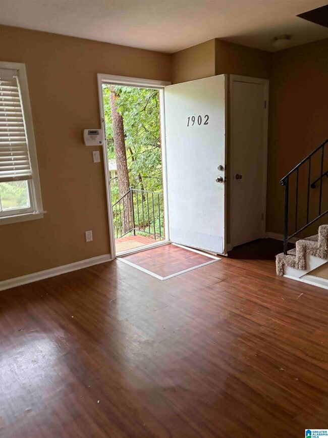 Photo - 1902 Lyle Dr