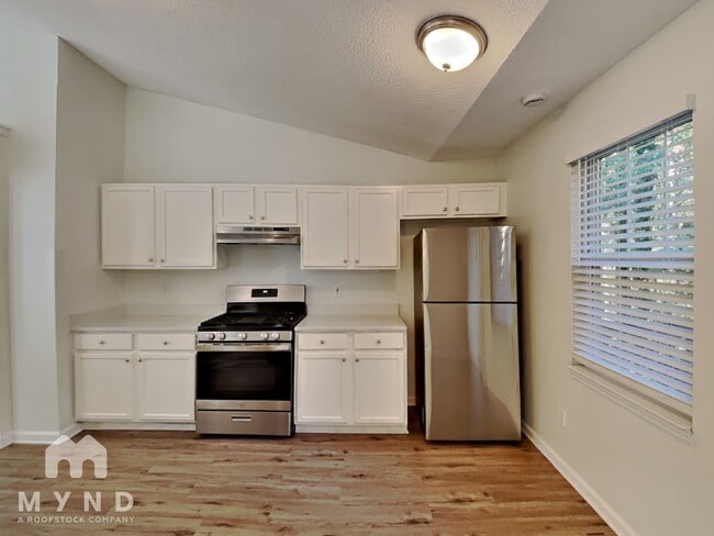 Photo - 251 Cedars Glen Cir