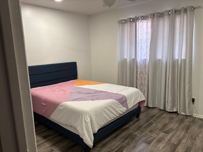 Building Photo - 6638 Park Ave Unit # Room for rent