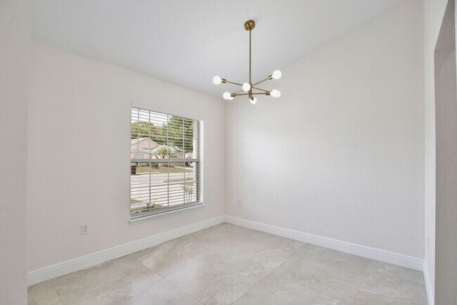 Photo - Beautiful 3/2 Spacious Home with a covered...