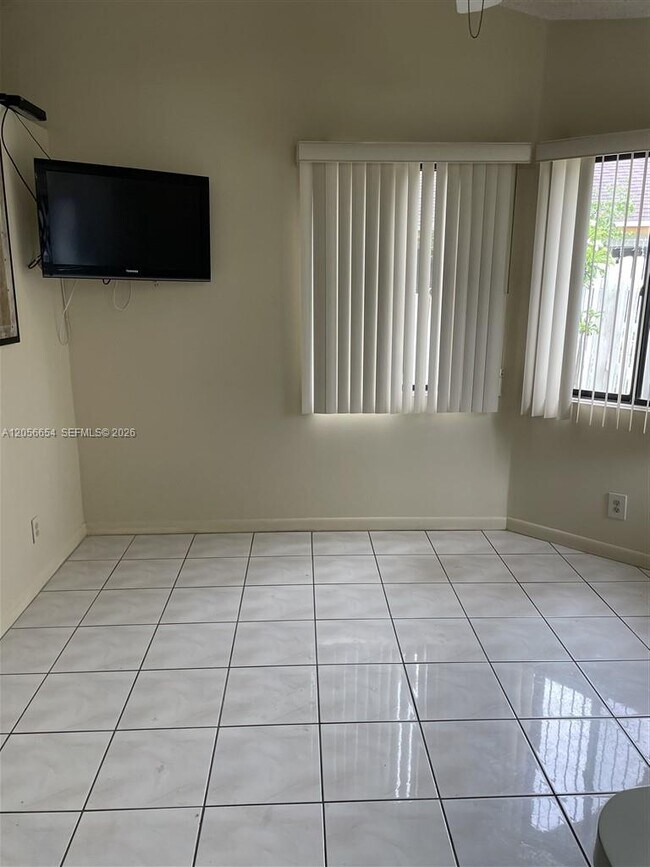 Photo - 308 Bishop Rd