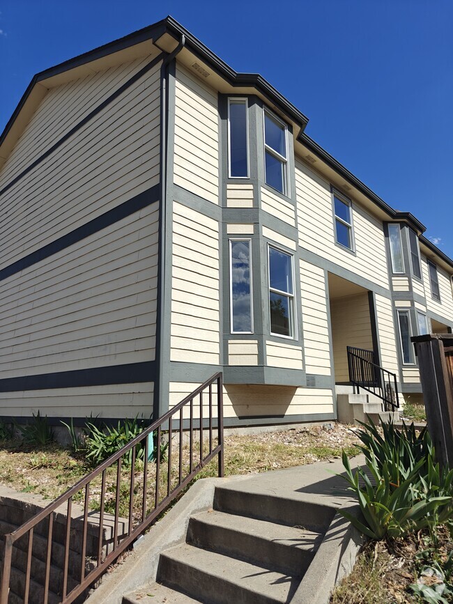 Building Photo - 3130 W 38th Ave Rental