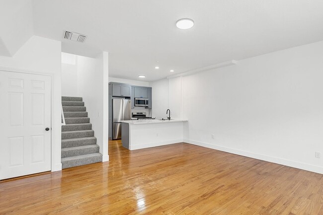 Photo - 1827 N Wilcox Ave