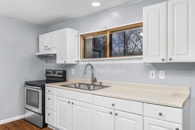 Photo - 8235 Albin Ave