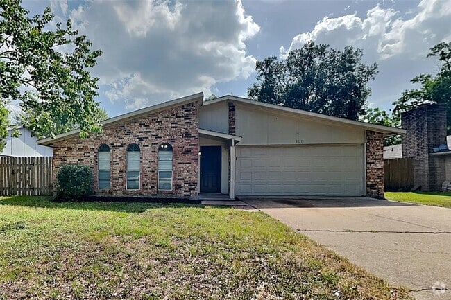 Building Photo - 18311 Navajo Trail Dr Rental